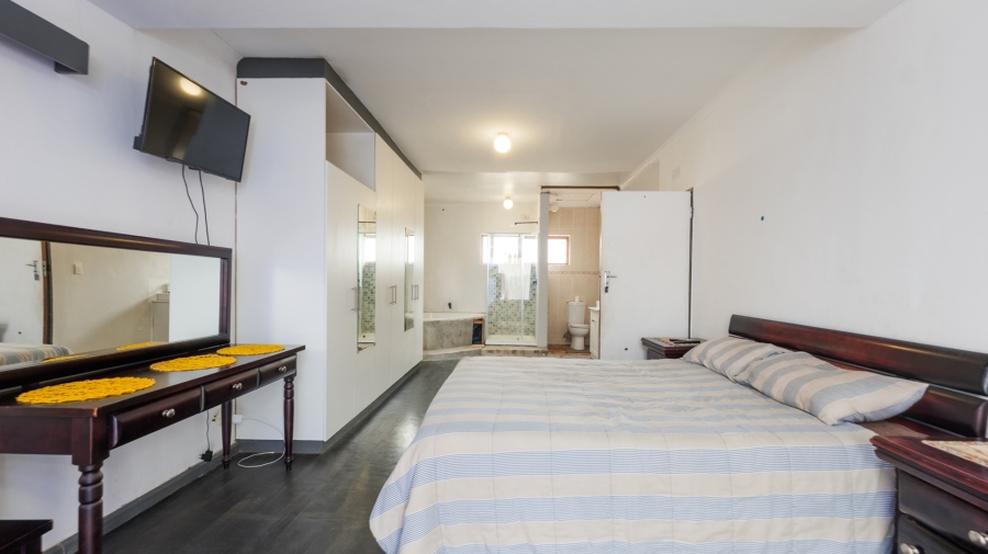 5 Bedroom Property for Sale in Napier Western Cape